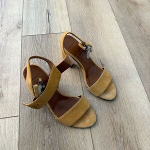 Aquatalia Heels